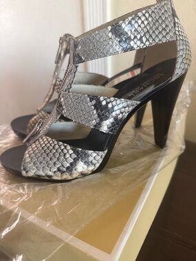 Michael Kors Barkley strap High Heels natural embossed leather